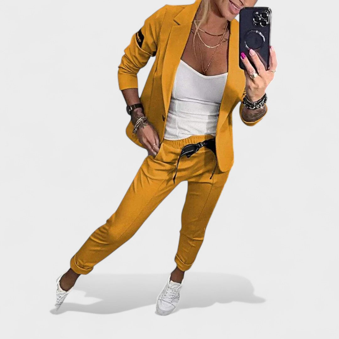 Nika – Customised Set: Soft Blazer and Wide Trousers