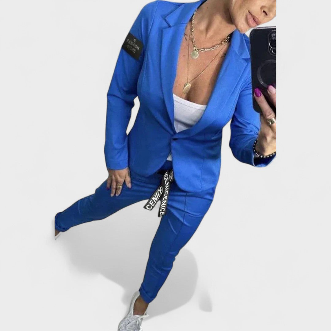 Nika – Customised Set: Soft Blazer and Wide Trousers