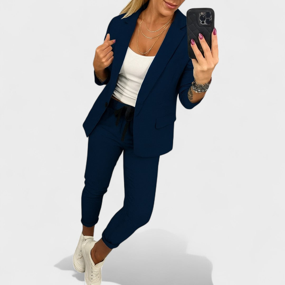 Nika – Customised Set: Soft Blazer and Wide Trousers