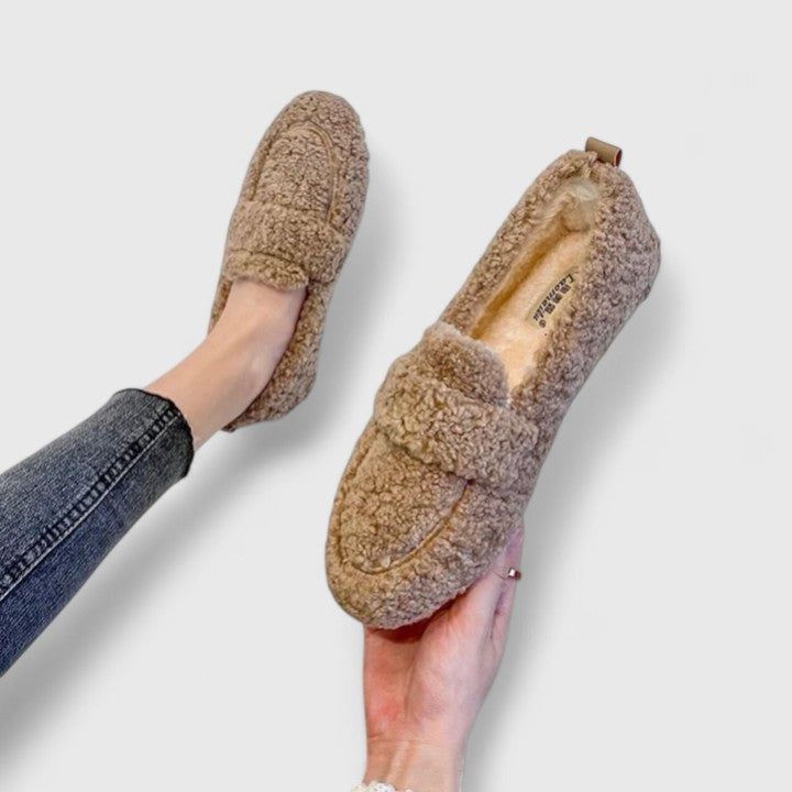 Aria - Warm Slippers with Elegant Design