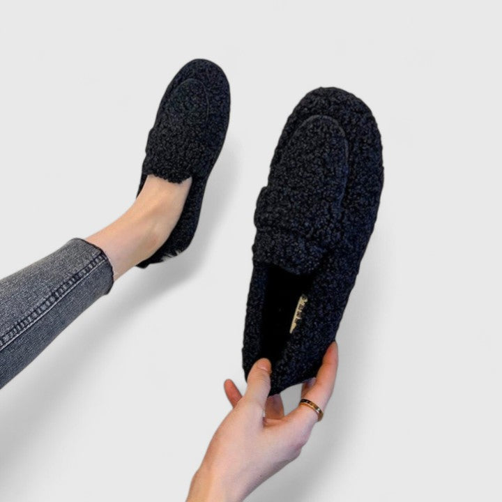 Aria - Warm Slippers with Elegant Design